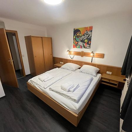 Twenty Seven City Hotel ツェル アム ゼー エクステリア 写真