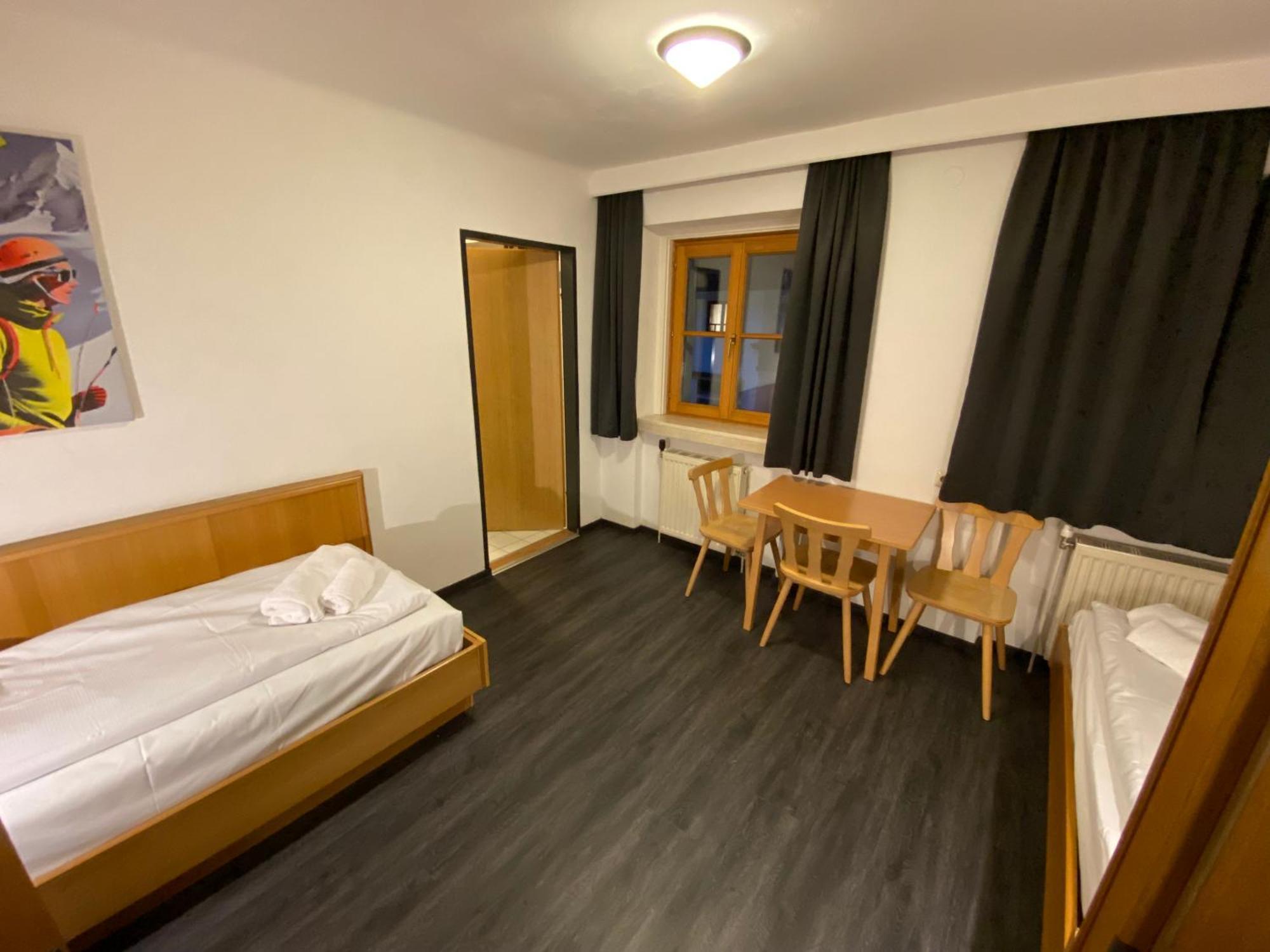 Twenty Seven City Hotel ツェル アム ゼー エクステリア 写真