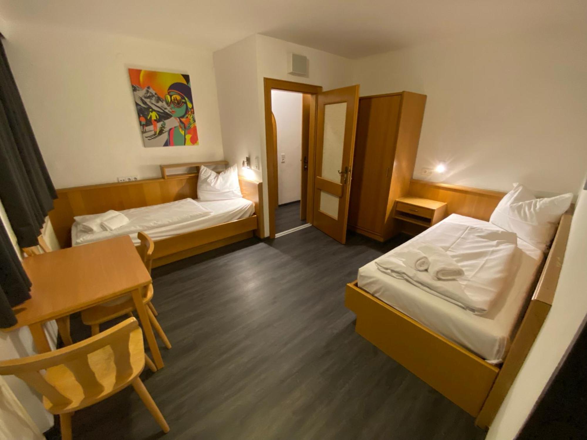 Twenty Seven City Hotel ツェル アム ゼー エクステリア 写真